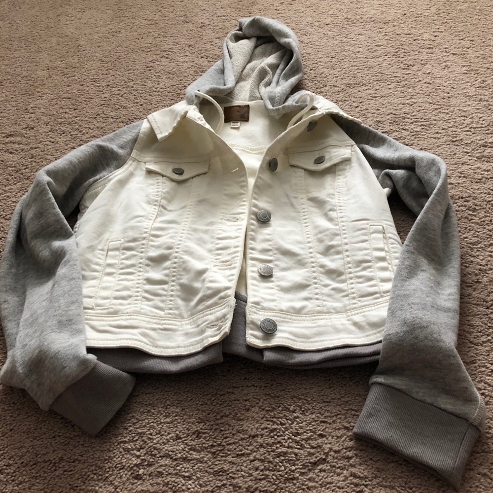American Eagle white jean jacket